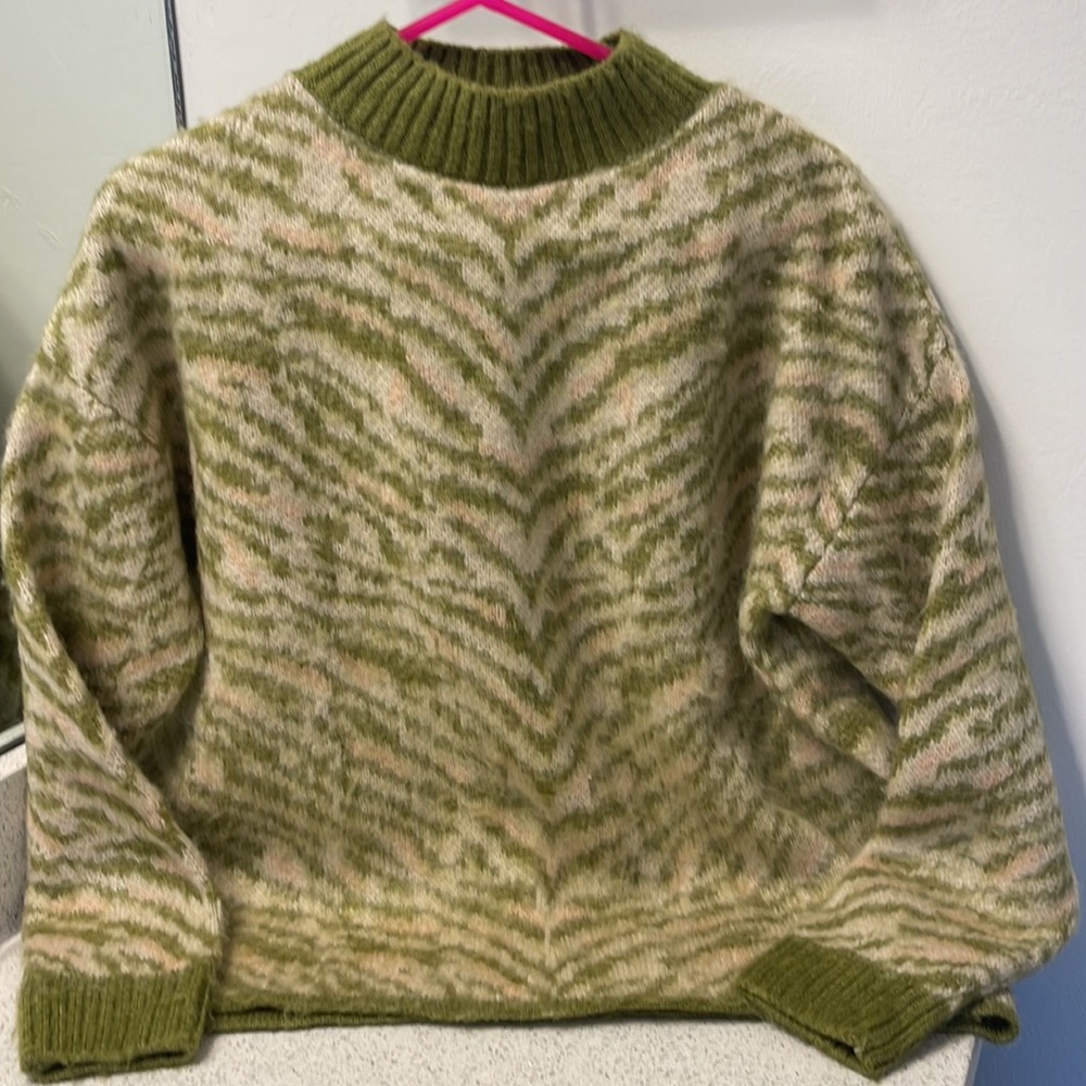 Top shop sweater size small 4-6